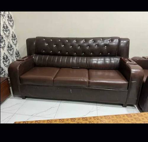leather sofa set 3 2 1 in good condition 