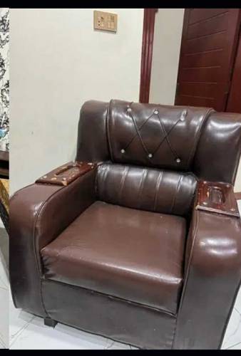leather sofa set 3 2 1 in good condition 