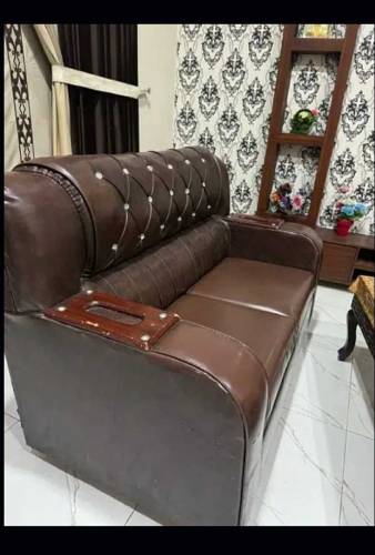 leather sofa set 3 2 1 in good condition 