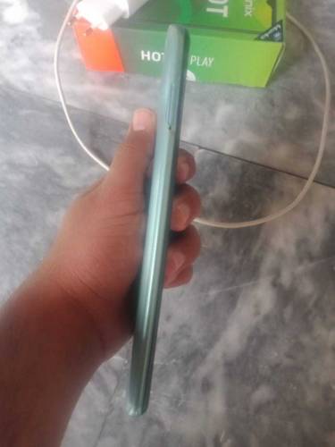 Infinix hot 10 play 4/64 6000mah battery with box and charger