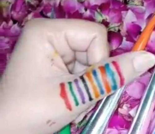 color Full mahndii 6 shade ma available 12 shads ma available 