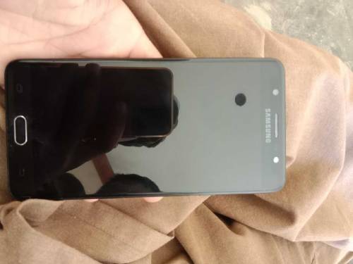 Samsung j7 max