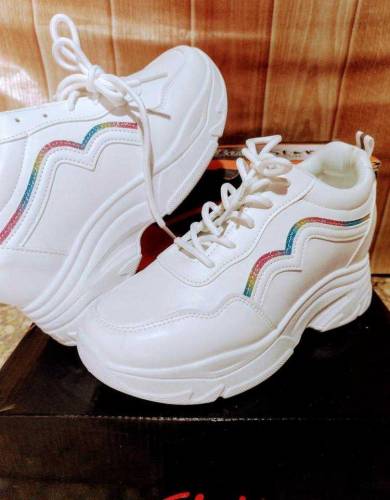 girls sneakers 