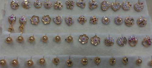 tops & nose pin