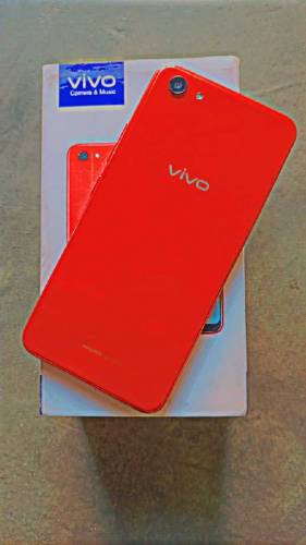 vivo y83 6/128 with box call at 0324-1543959