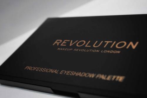 eyeshadow palette original revolution.