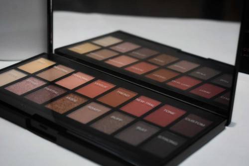 eyeshadow palette original revolution.