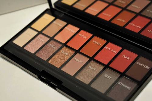 eyeshadow palette original revolution.