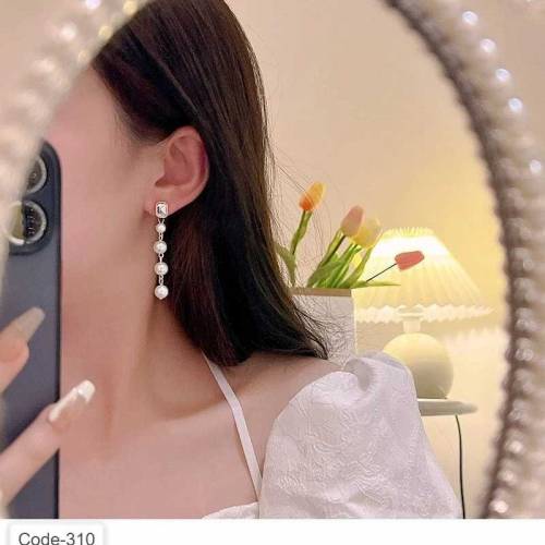 trendy earrings