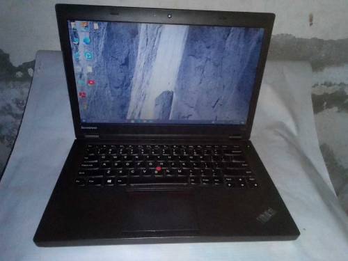 LENOVO T440P i 5/4th8 GB Ram128 Solid State Drive Window 10