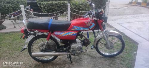 Honda CD70 M2019