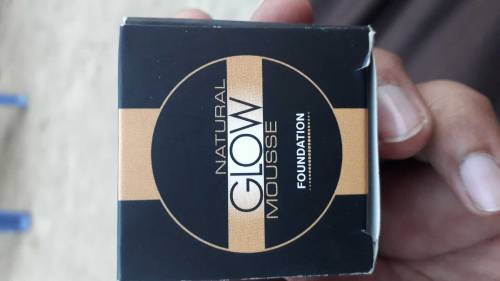 natural Glow mousse foundation