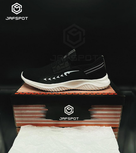 Men's Black and white Tennis Shoes