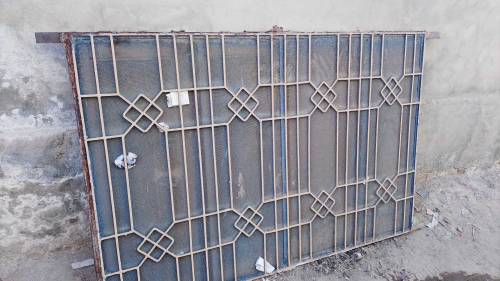 Iron frame windows 3.10x1.5 x 4 inches