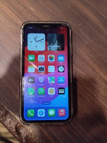 iphone 11 64 gb jv water pack lla model 10/10 condition