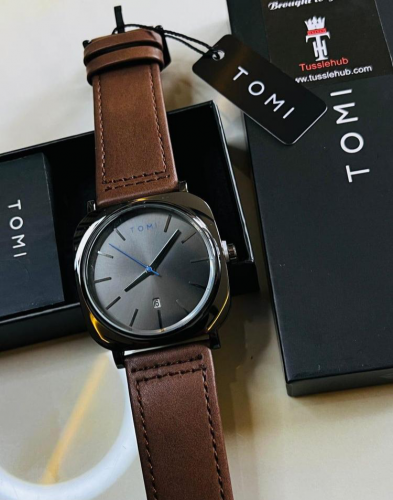 tomi analogue wrist watch