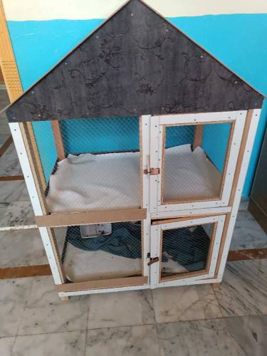 Hen house. best quality wood will be use. Two portion.15 hen are in