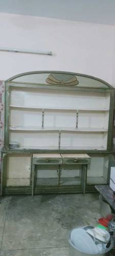 showcase with mirrors 2 draws 4 cabns  