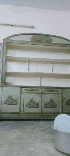 showcase with mirrors 2 draws 4 cabns  