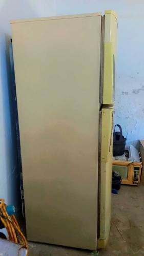 ya freezer pel ki ha koie masla nhi ha bilkul ok ha