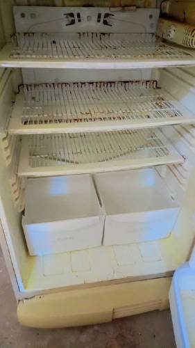 ya freezer pel ki ha koie masla nhi ha bilkul ok ha