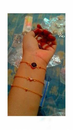 5 rendom bracelet deal available 