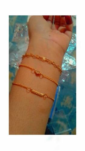 5 rendom bracelet deal available 