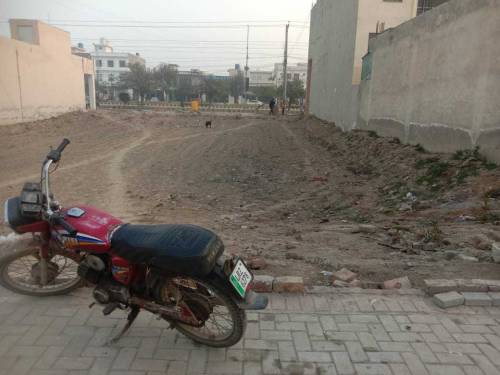 8Marla commercial plot at central park block A