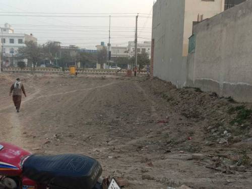 8Marla commercial plot at central park block A