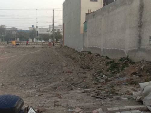 8Marla commercial plot at central park block A