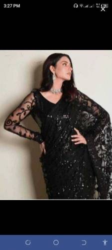 Ayeza Khan black saree