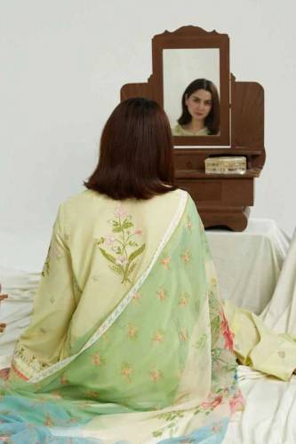 HAMNA WOMEN BRANDED COLLECTION CLOTHES 