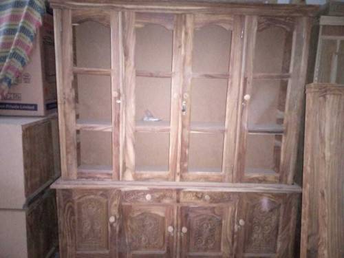 furniture new but without polish and glass mirrors