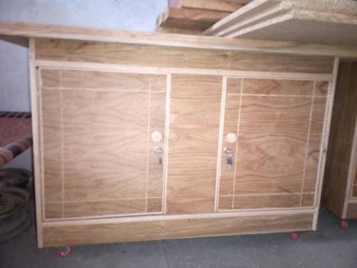 furniture new but without polish and glass mirrors