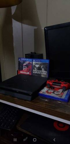 PS4 Slim 1TB