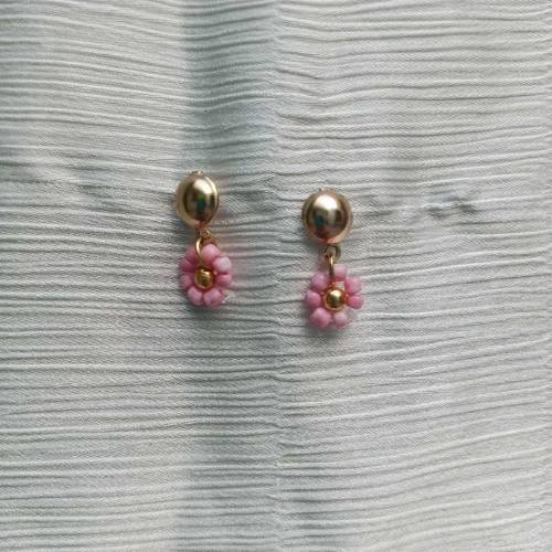daisy flower earrings (handmade)