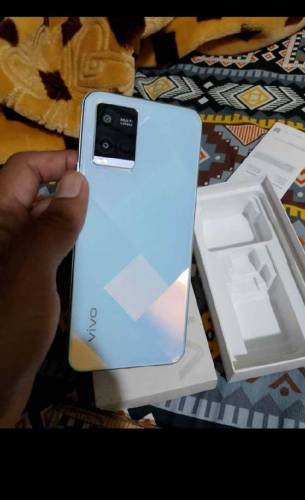 Condition 10/10 full box ha or original chrgr cabel first hand use ha