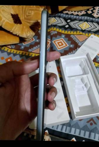 Condition 10/10 full box ha or original chrgr cabel first hand use ha