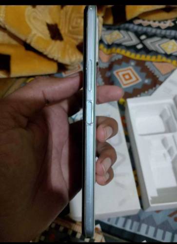 Condition 10/10 full box ha or original chrgr cabel first hand use ha
