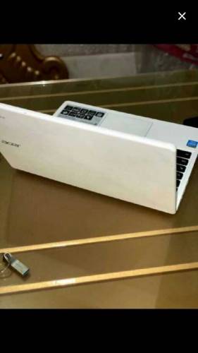 Acer lap top 4/128