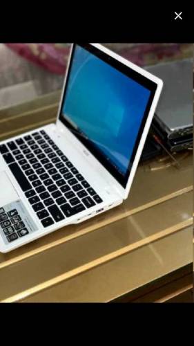 Acer lap top 4/128