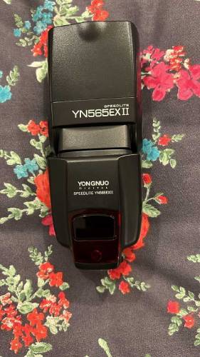 DSLR canon 60D available with tripod stand, original charger and etc