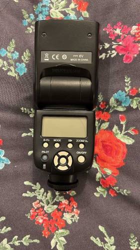 DSLR canon 60D available with tripod stand, original charger and etc