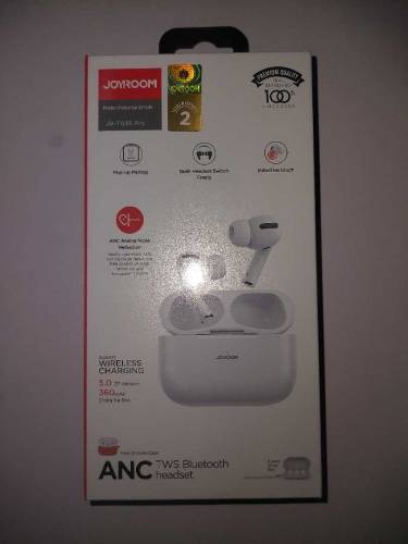 The JOYROOM T03S Pro ANC earbuds 