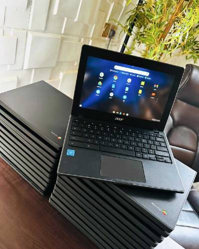 Acer C771 laptop Chromebook 