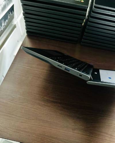 Acer C771 laptop Chromebook 