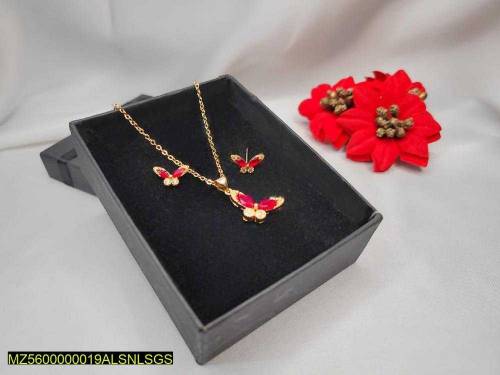 beautiful beautifuly pendent and studs pair , golden 