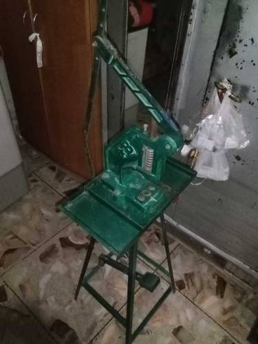 4 PART BATTON MACHINE 