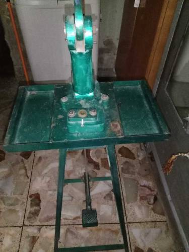 4 PART BATTON MACHINE 