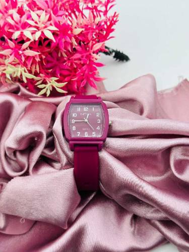 WOMEN LUXURY WATCH 